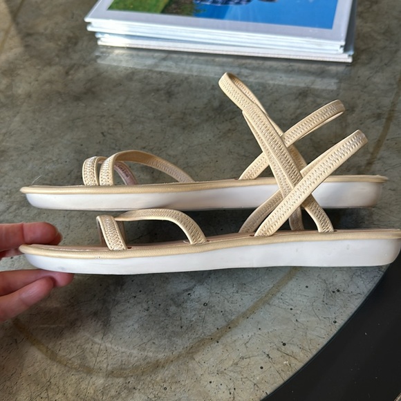 Corso Como 9 yellow sandal EUC - Picture 5 of 9